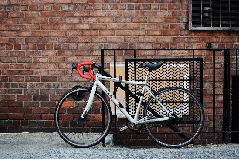 How-to-lock-bike-without-rack How to lock a bike without a bike rack